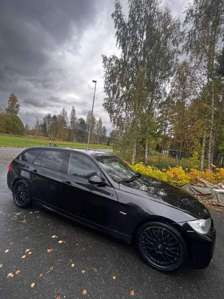 BMW 325 Mikkeli - valokuva 2