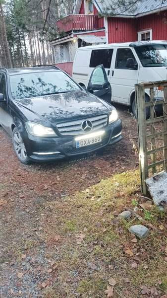 Mercedes-Benz 220 Keuruu - valokuva 1