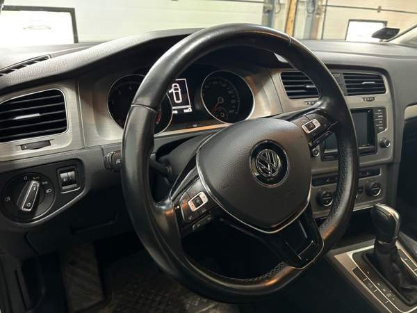 Volkswagen Golf Jyvaeskylae - valokuva 8