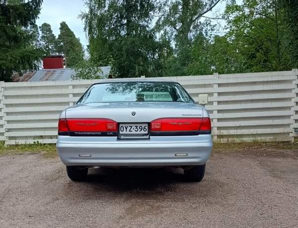 Ford Thunderbird Tuusula - valokuva 3