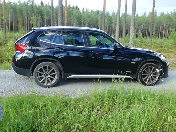 BMW X1 Soini - valokuva 1