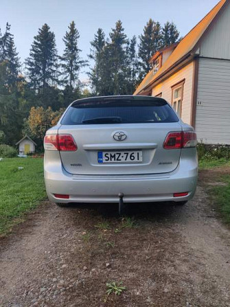 Toyota Avensis Lovisa - valokuva 4