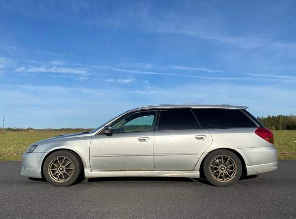 Subaru Legacy Helsinki - valokuva 3