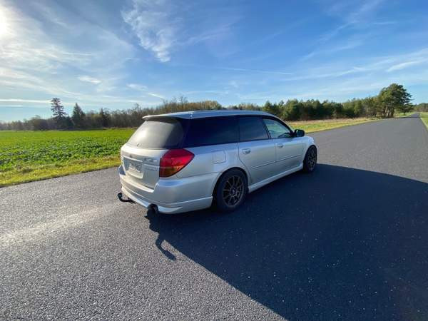 Subaru Legacy Helsinki - valokuva 5