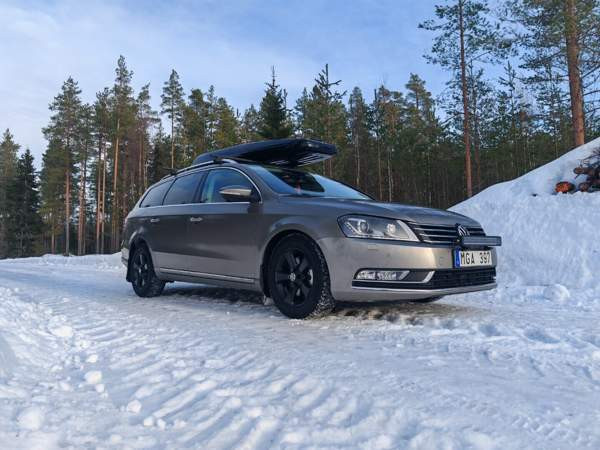Volkswagen Passat Hafnarfjoerdur - valokuva 1