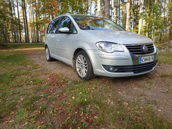 Volkswagen Touran Askainen - изображение 1