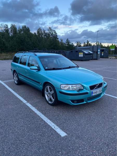 Volvo V70 Лохья - изображение 1