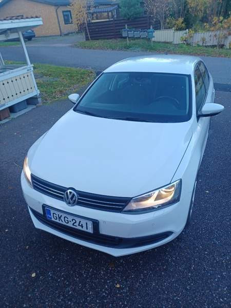 Volkswagen Jetta Glebychevo - valokuva 1