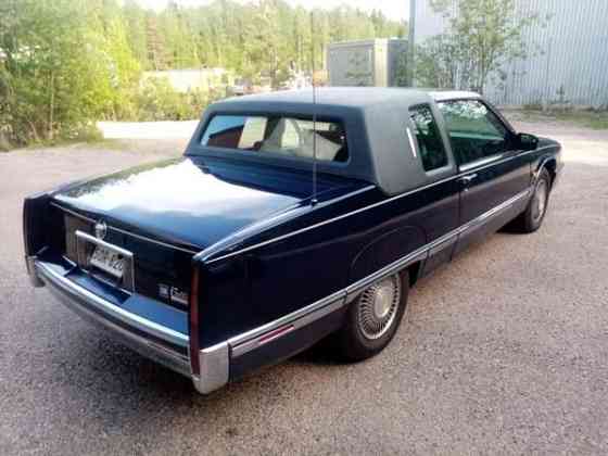 Cadillac Fleetwood Ловийса