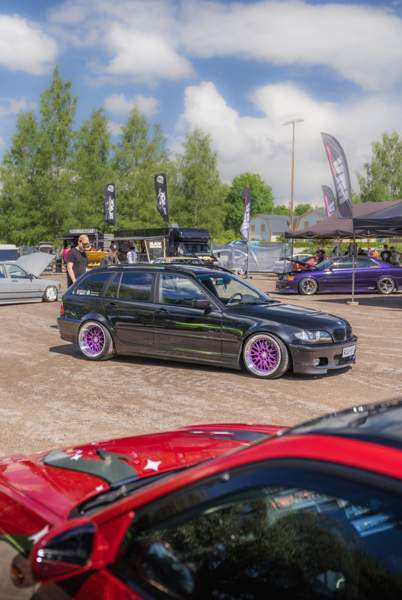 BMW 330 Hyvinkää - valokuva 2