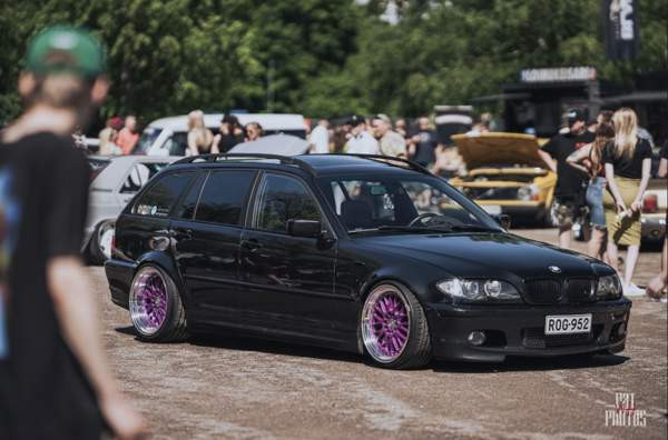 BMW 330 Hyvinkää - valokuva 1