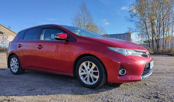 Toyota Auris Kirkkonummi - valokuva 1