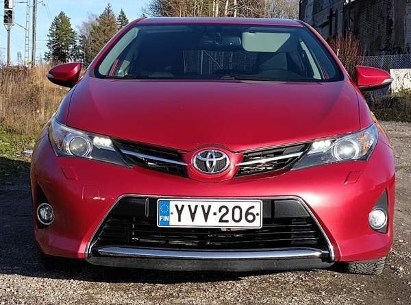 Toyota Auris Kirkkonummi - valokuva 3