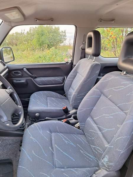 Suzuki Jimny Oulu - valokuva 8