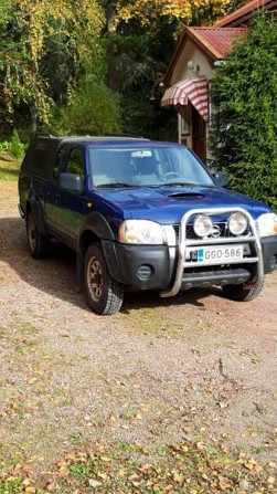 Nissan King Cab Ugleural'skiy - valokuva 1