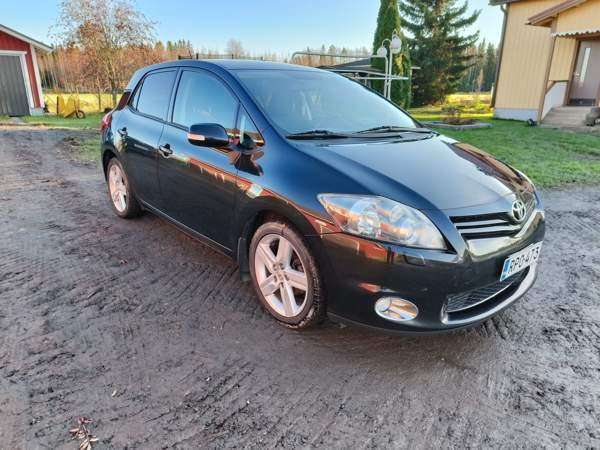 Toyota Auris Huittinen - valokuva 2