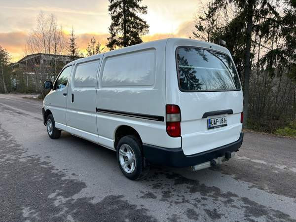 Toyota Hiace Hollola - valokuva 5