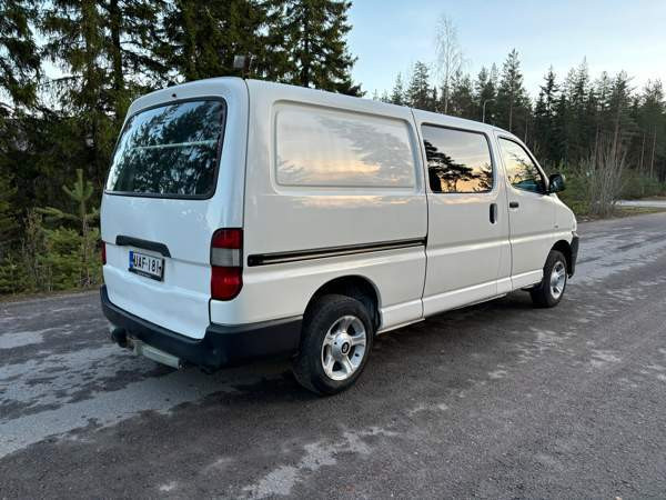 Toyota Hiace Hollola - valokuva 4