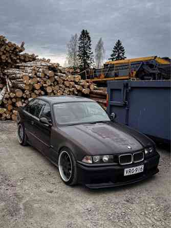 BMW 325 Haemeenlinna