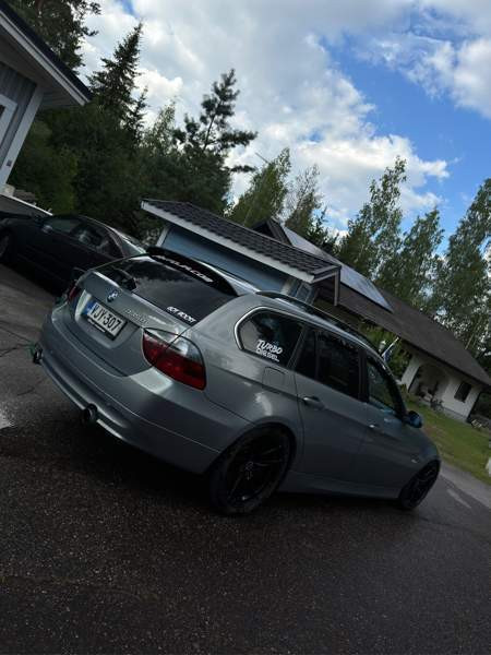 BMW 335 Glebychevo - valokuva 4