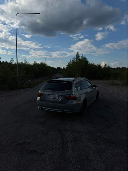 BMW 335 Glebychevo - valokuva 7