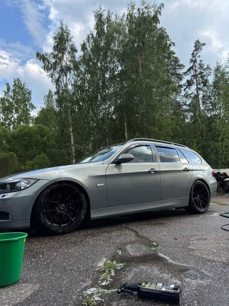 BMW 335 Glebychevo - valokuva 2