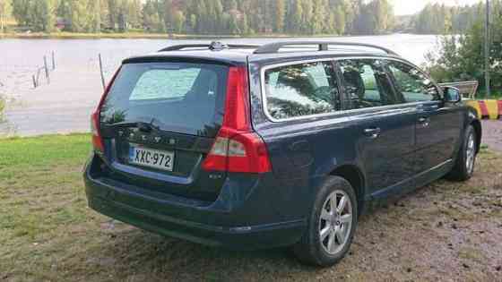 Volvo V70 Холлола