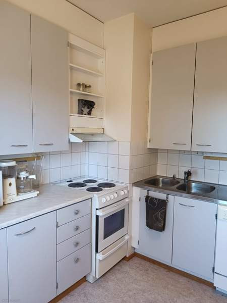 3h + s + ph +lasitettu parveke ja autokatos paikka  Kurikka – foto 8