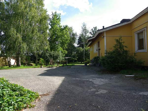 Alak: 2mh+tkh+oh+tupak+rk+wc+kh+kph+s  Yläk: 2mh+w  Rauma - valokuva 2