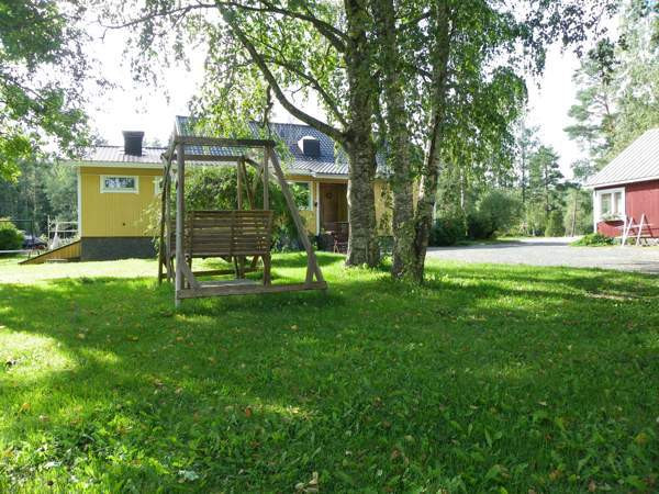 Alak: 2mh+tkh+oh+tupak+rk+wc+kh+kph+s  Yläk: 2mh+w  Rauma - valokuva 6