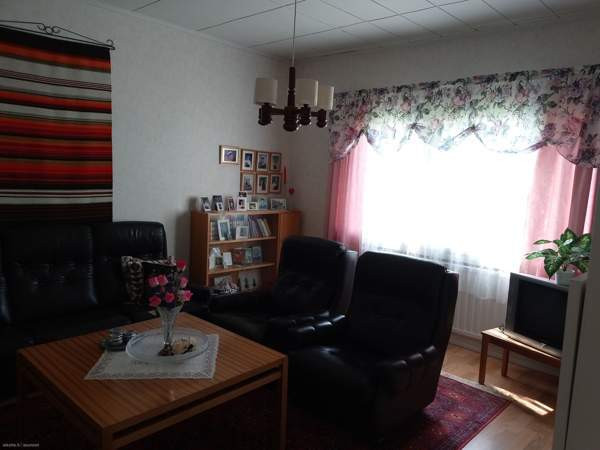 4h+k+s+wc vintillä 2h ja puu uunit sekä talon alla  Utajärvi - valokuva 5