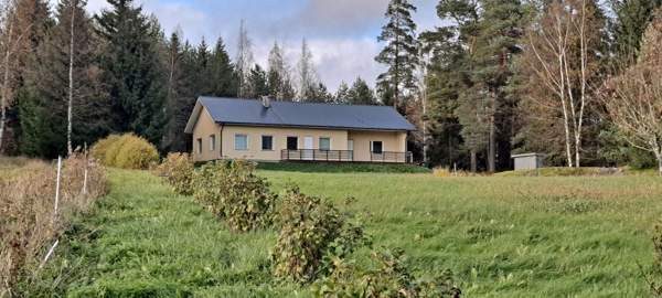 4h + avok + s + kh + wc + tt + vh + at + terassi  Холлола - изображение 1