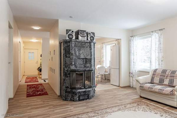 4h + avok + s + kh + wc + tt + vh + at + terassi  Холлола - изображение 2