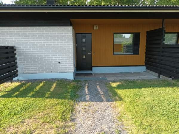 1h + s + psh/WC + kk + ma + vaatekomero  Ugleural'skiy - valokuva 1