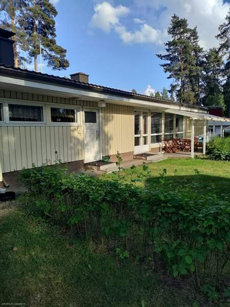 3mh+oh+k+ s. Autokatos, ulkovarasto pihalla.  Mikkeli - photo 1