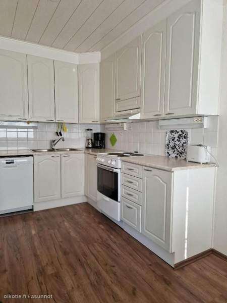 2h + k + s + autokatos  Loimaa - valokuva 4