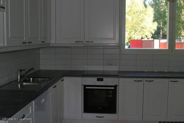 4h + k + kh + vh + 2erillistä WC + piha  Espoo - valokuva 5