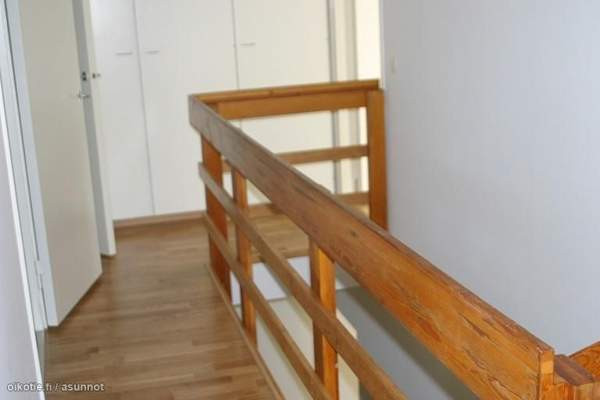 4h + k + kh + vh + 2erillistä WC + piha  Espoo - valokuva 3