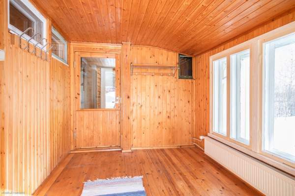 3h + s + psh + wc + k + eteiset + vintti + autokat  Jaemsae - valokuva 6