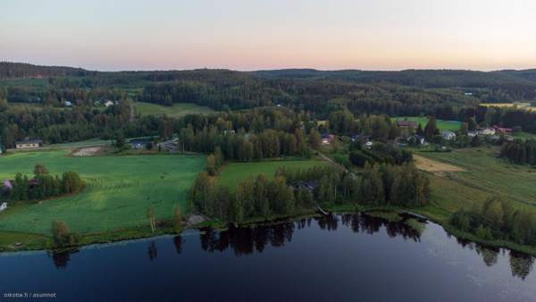 3h + s + psh + wc + k + eteiset + vintti + autokat  Jaemsae - valokuva 1