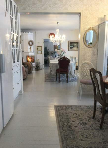 6h, k, rh/th, oh, 2xkph/wc, 3xet, aula. Kellarik.  Hyvinkää - valokuva 2