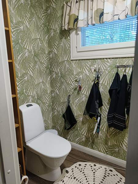 Olohuone, 4mh +iso takkahuone+keittiö+2 vaatehuone  Ylitornio - valokuva 6