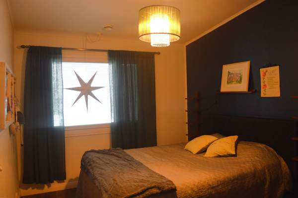 Olohuone, 4mh +iso takkahuone+keittiö+2 vaatehuone  Ylitornio - valokuva 4