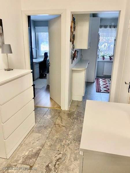 4h + keittiö ja parveke  Helsinki - valokuva 3