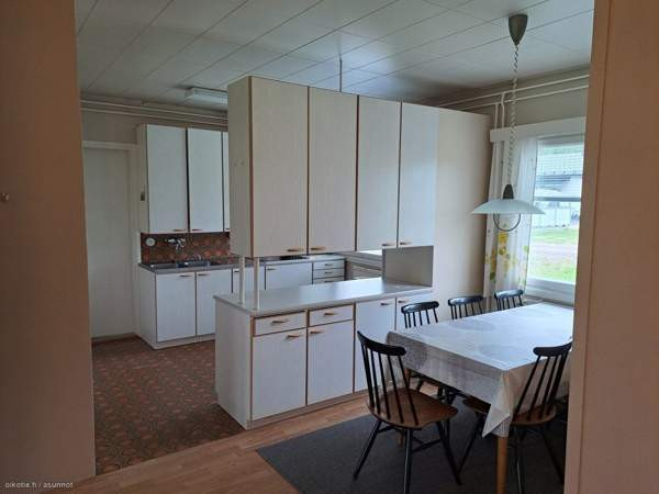 3h + k + ruokatila + oh + vh + wc + s + iso at + v  Juuka – foto 8