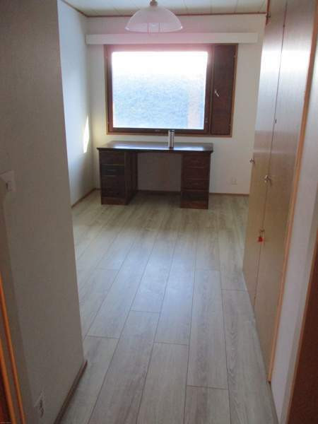 5h + k + vh + wc + sauna + kph + 2varastoa + autot  Ugleural'skiy - photo 8