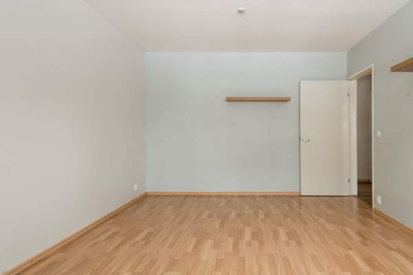 3h + Keittiö + Parveke  Vantaa - valokuva 6