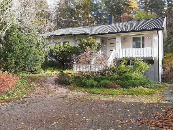 3h+k+s+khh+kellari/varasto+ullakko+kahden  auton t  Espoo - valokuva 2