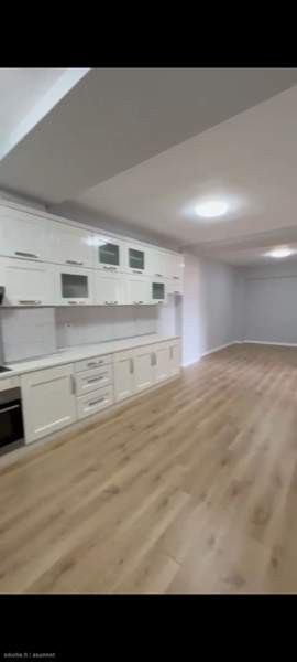 2h + k + oh+ kph + 2p  Tirana - valokuva 8