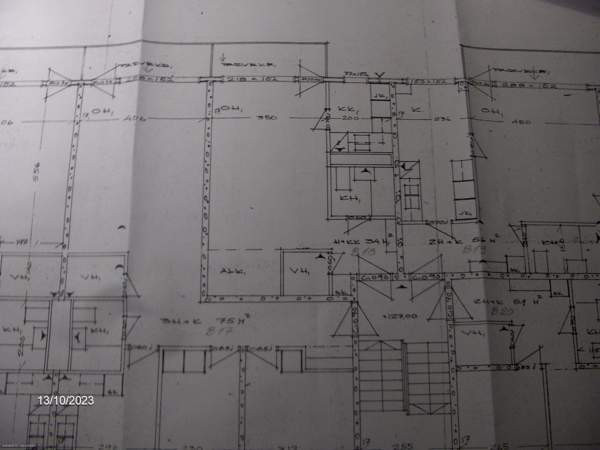 1h + kk + alk+ vh+ p  Virrat - valokuva 2